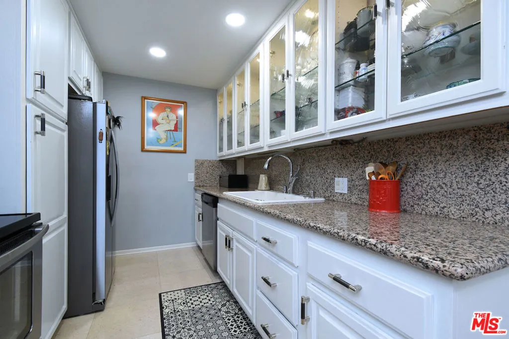 4140 Warner Boulevard 302, Burbank, California 91505 home-pic-13